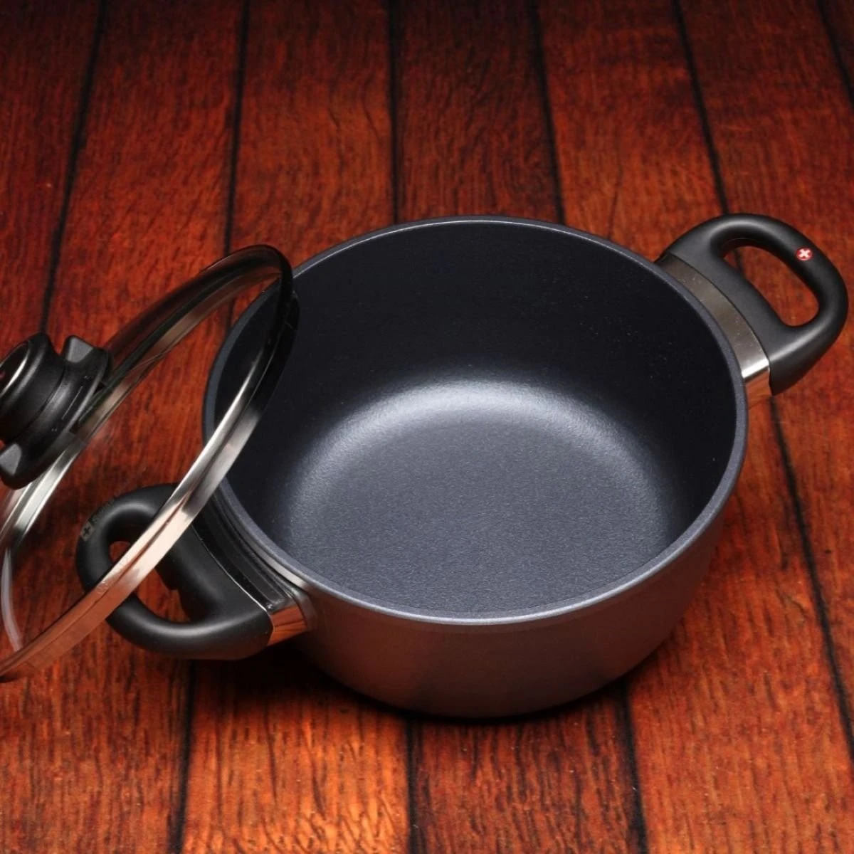 Swiss Diamond | HD Casserole With Lid - 9.5" (3.2 Qt.) - Image 4