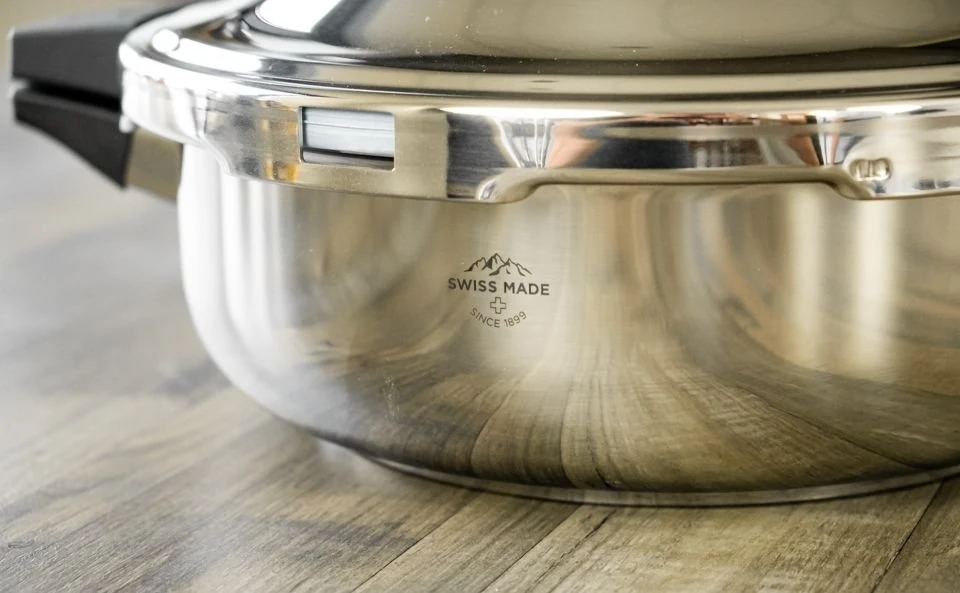 Kuhn Rikon Family Style Pressure Cooker 5 Quart Braiser - Image 3