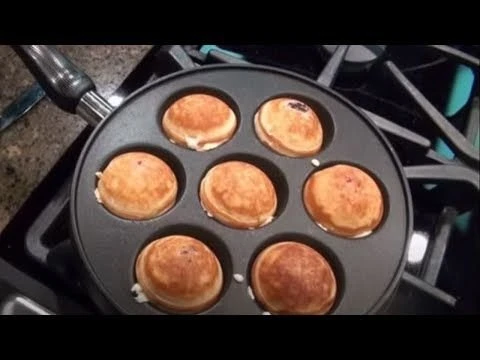 Nordic Ware European Sweet Treats Trio - Image 15