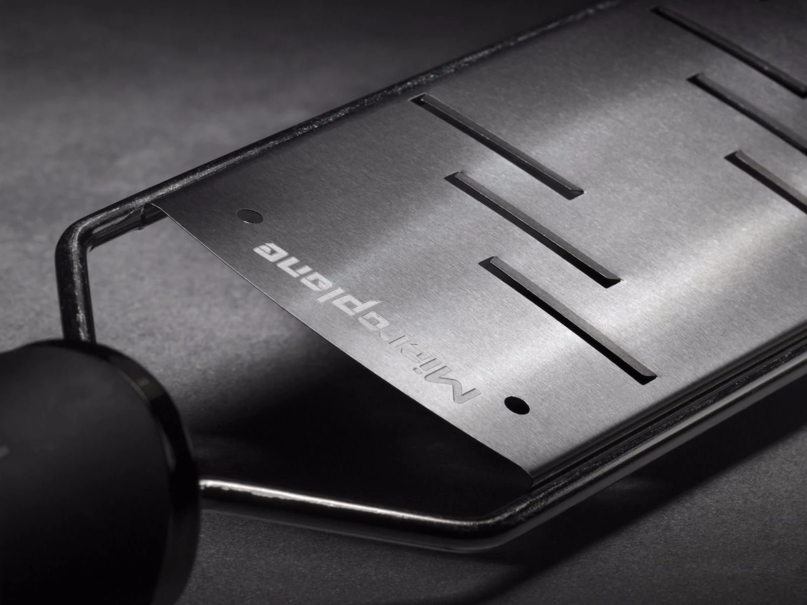 Microplane Gourmet Series Large Shaver Grater Black - Image 3