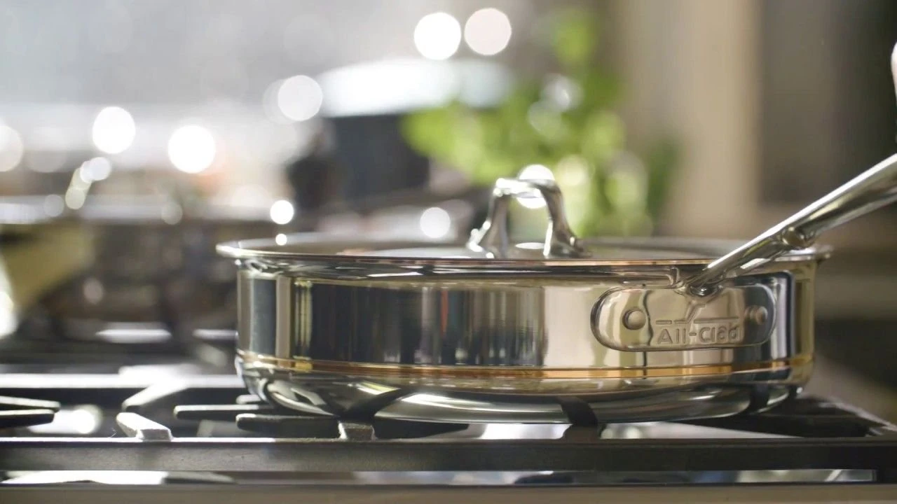 All-Clad D3 Stainless Steel Cookware Set & Casserole Pan | 10-Piece - Image 7