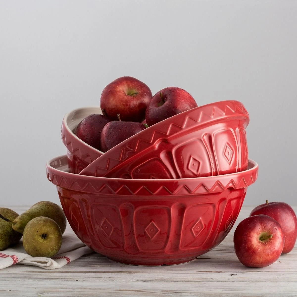 Mason Cash Color Mix S24 (2.15 Qt) Mixing Bowl | Red - Image 2