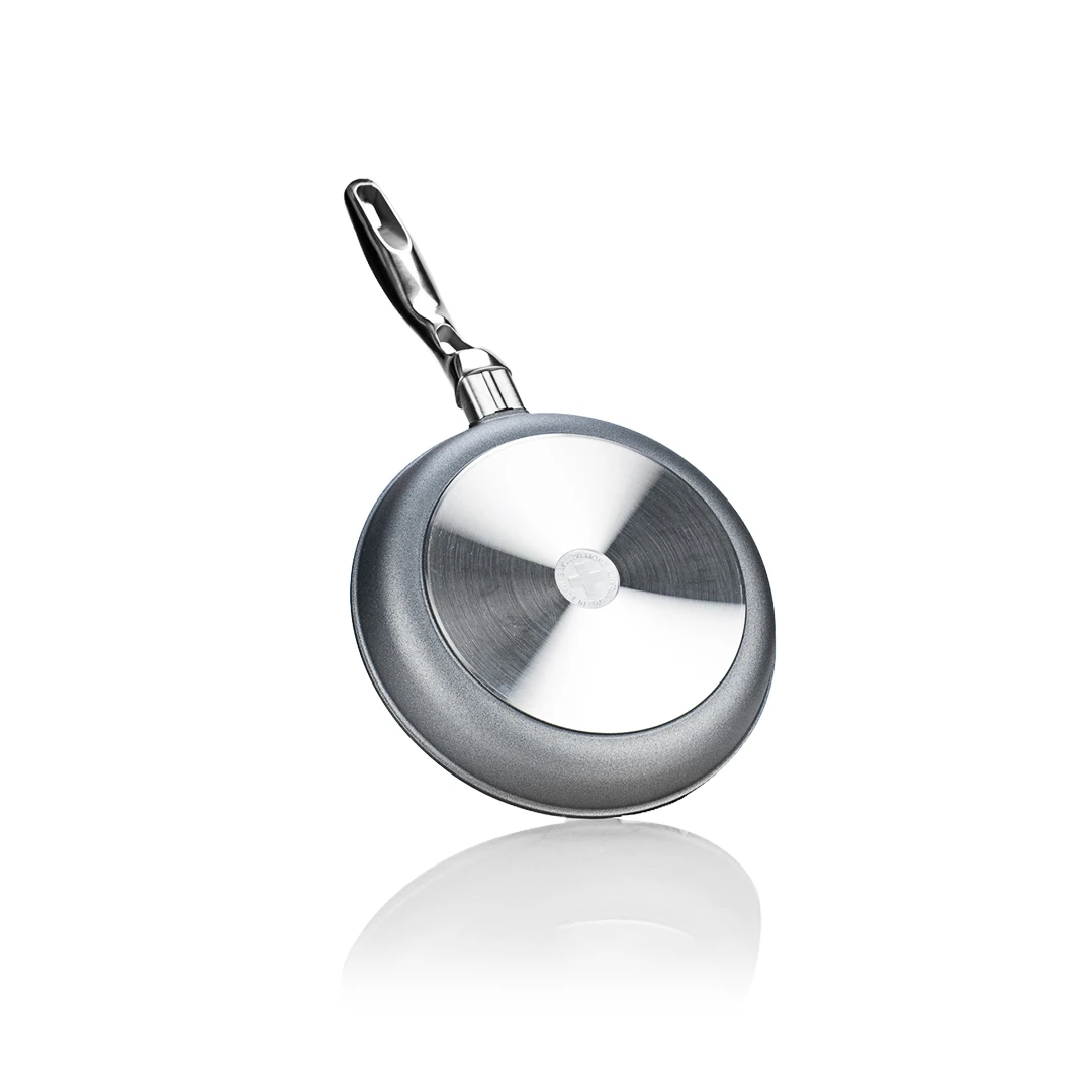 Swiss Diamond HD 9.5" Fry Pan With Griddle Set - Image 4