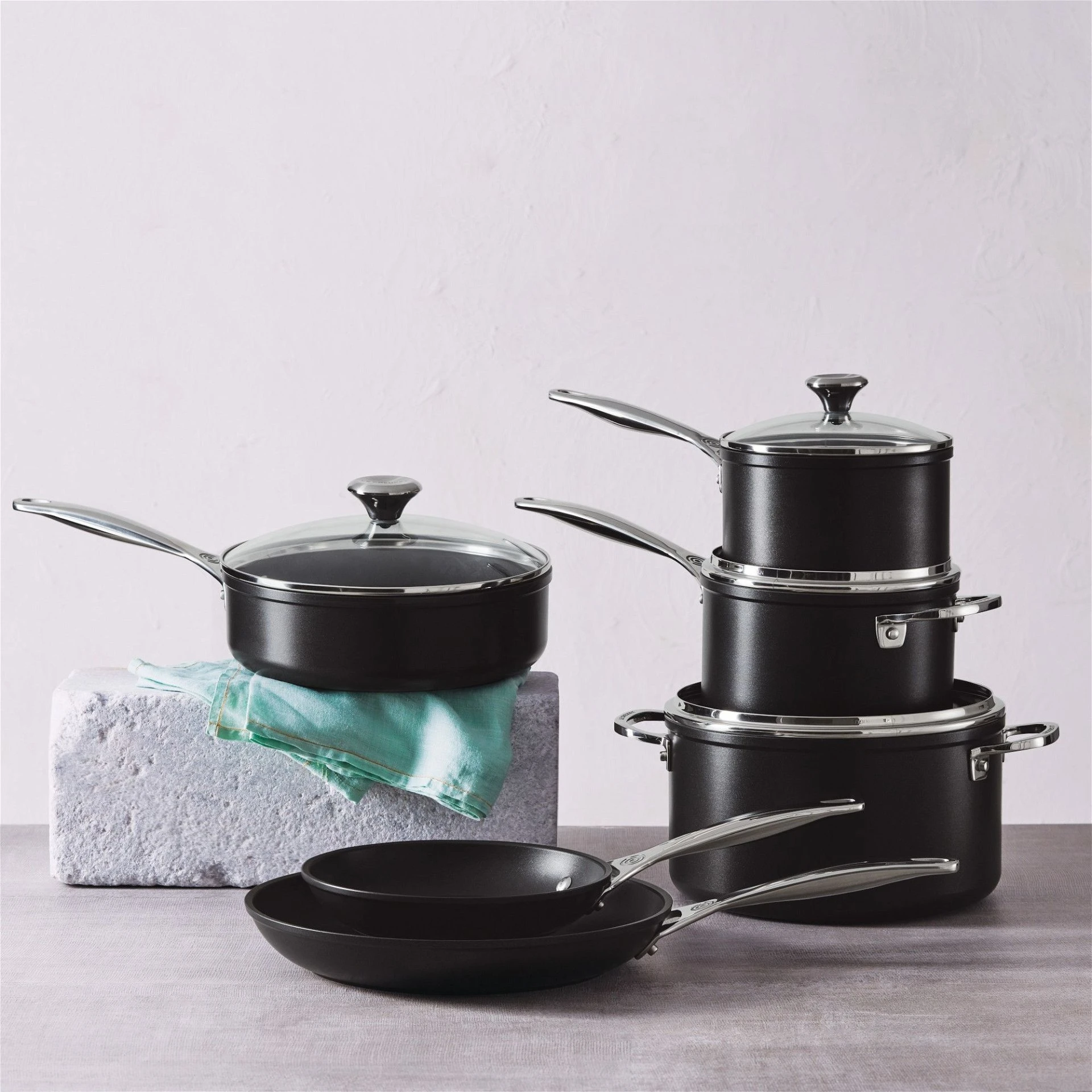 Le Creuset 10-Piece Cookware Set | Toughened Nonstick Pro - Image 8